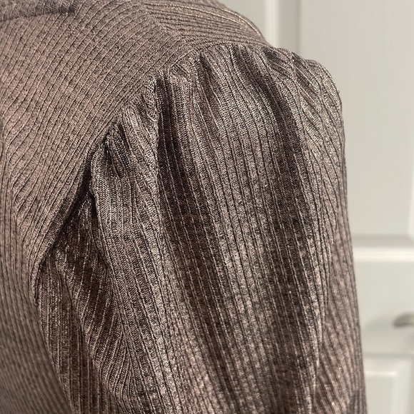 Maeve Gold Shimmer Blouse Short Puff Sleeve Ribbed Stretchy Fabric Size XS - Picture 6 of 12